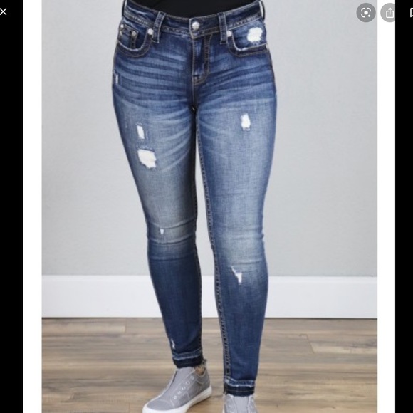 Miss Me Denim - Mid-Rise Cuffed Skinny by Miss Me - Sz. 27